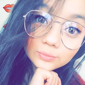 Meet your Posher, Alejandra